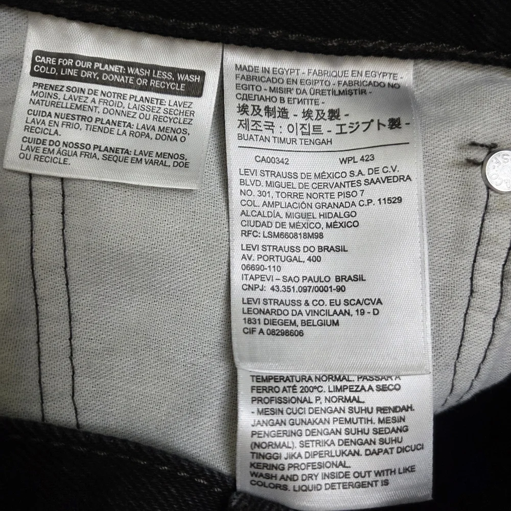 Levi's 550 Jeans Relaxed Fit Black Straight/Tapered Men's 38X32 (actual 37X31)